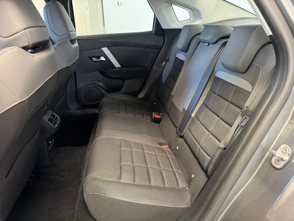 Citroën ë-C4 X 54 Plus 4d