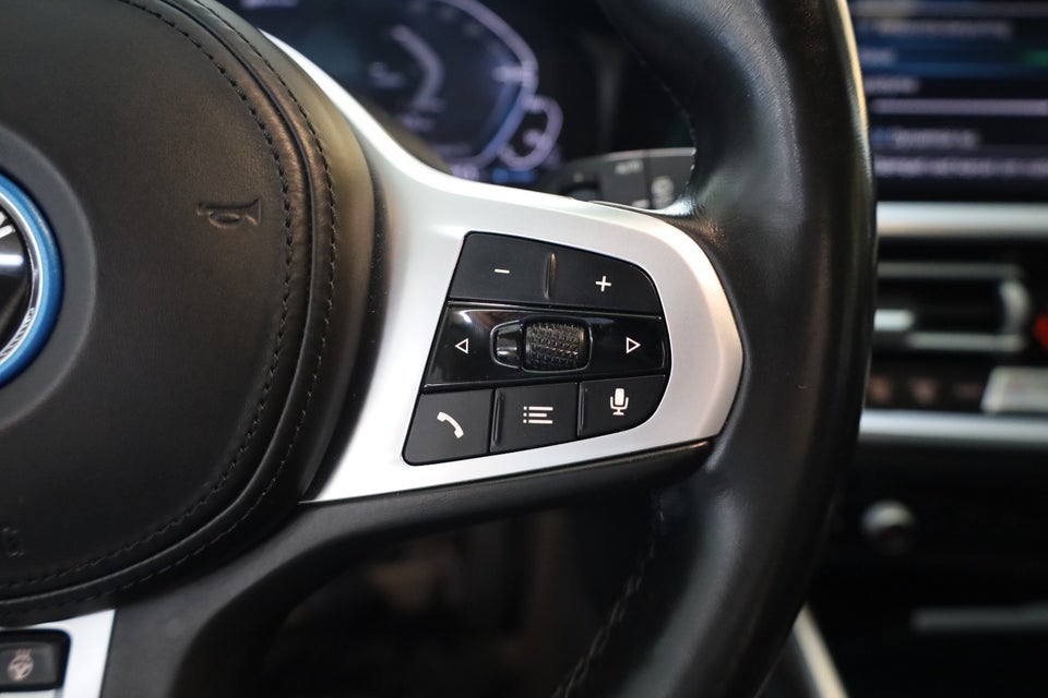 BMW 330e 2,0 Touring Sport Line aut. 5d