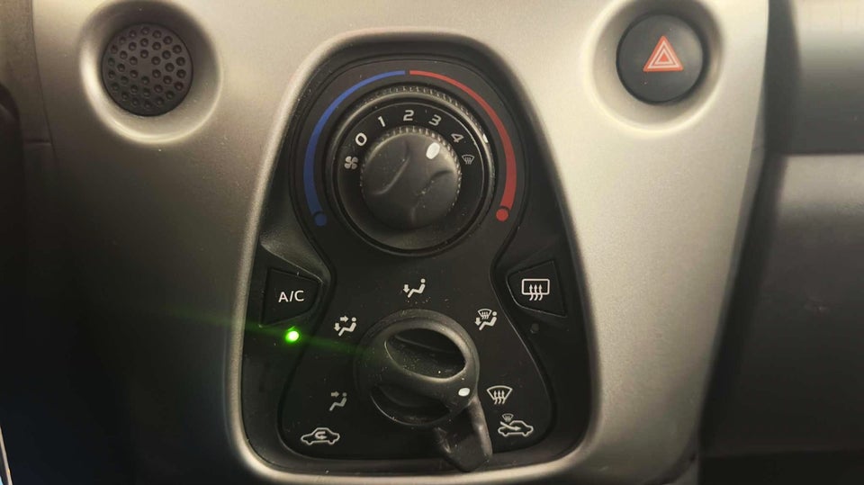 Toyota Aygo 1,0 VVT-i x-touch 5d