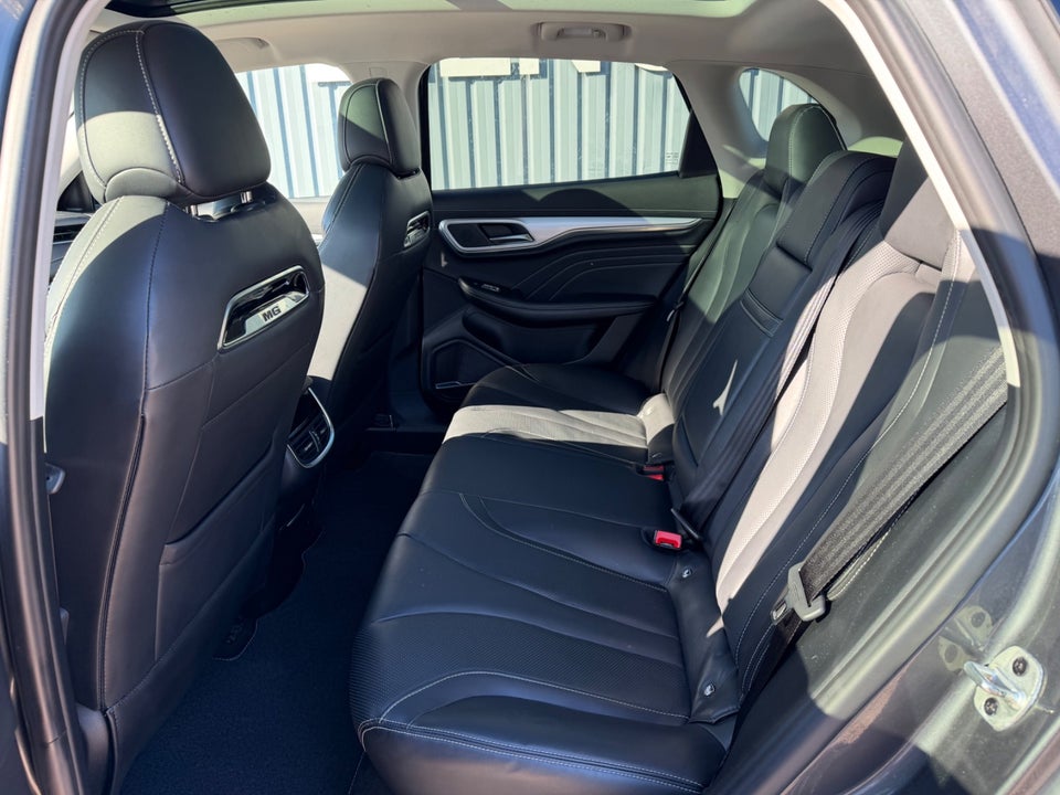 MG Marvel R Luxury 5d