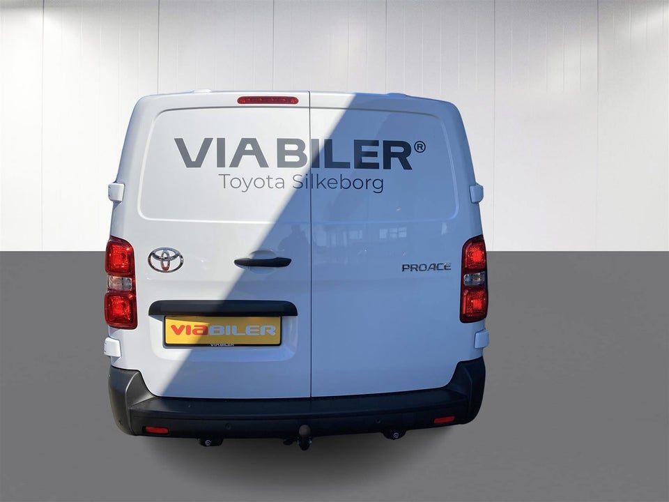 Toyota ProAce 2,0 D 144 Long Comfort Master aut. 4d