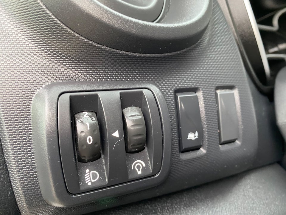 Renault Trafic T29 2,0 dCi 120 L2H1