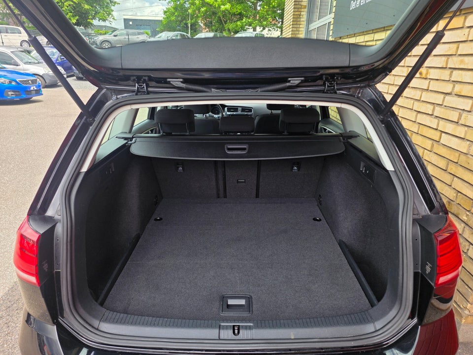 VW Golf VII 1,5 TSi 130 Comfortline Variant 5d