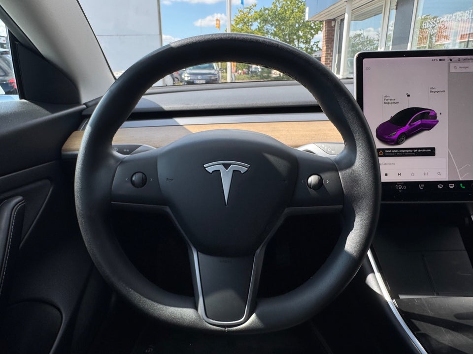 Tesla Model 3 Standard Range+ RWD 4d