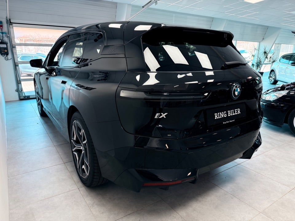 BMW iX xDrive40 Fully Charged Sport 5d