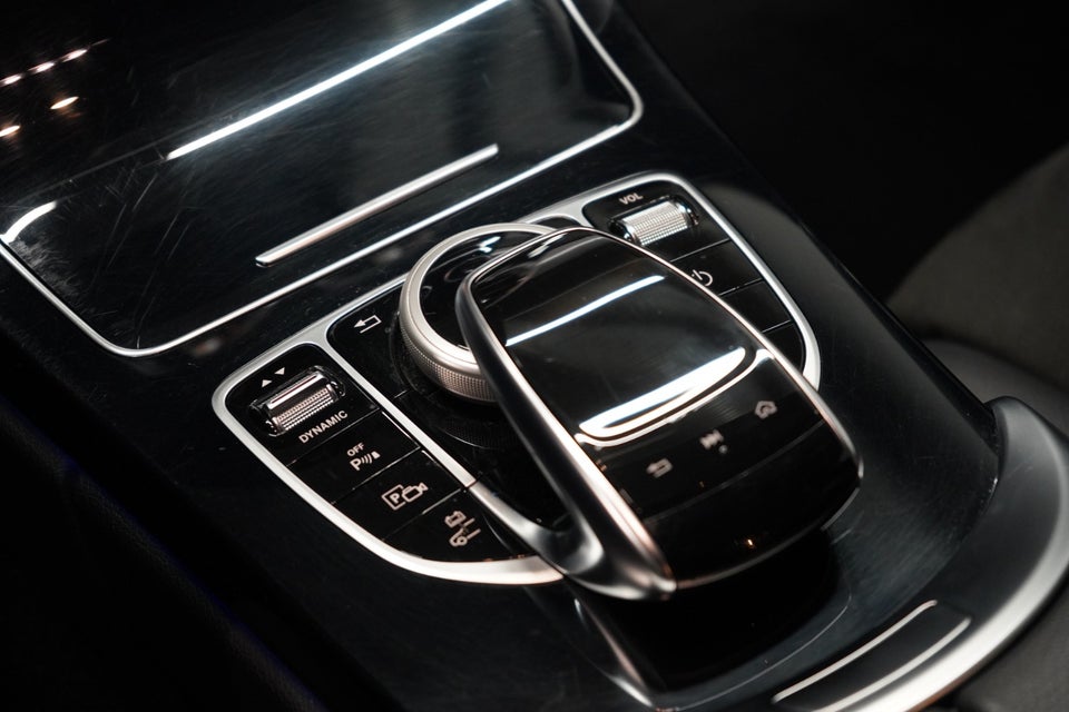 Mercedes C300 e 2,0 AMG Line stc. aut. 5d