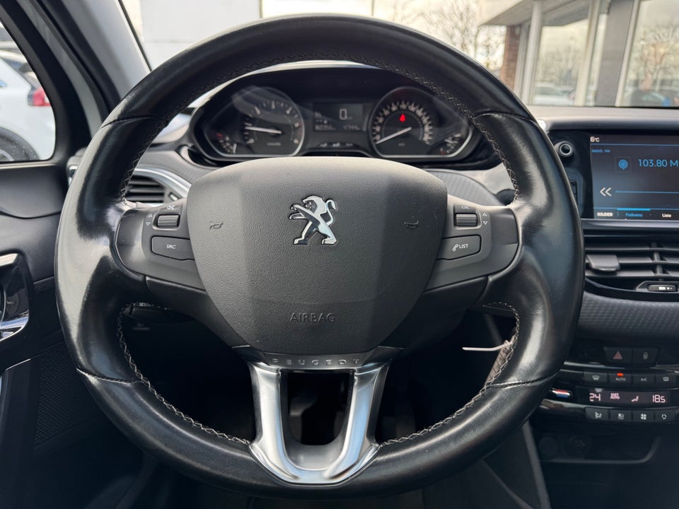Peugeot 208 1,6 BlueHDi 100 Allure Sky 5d