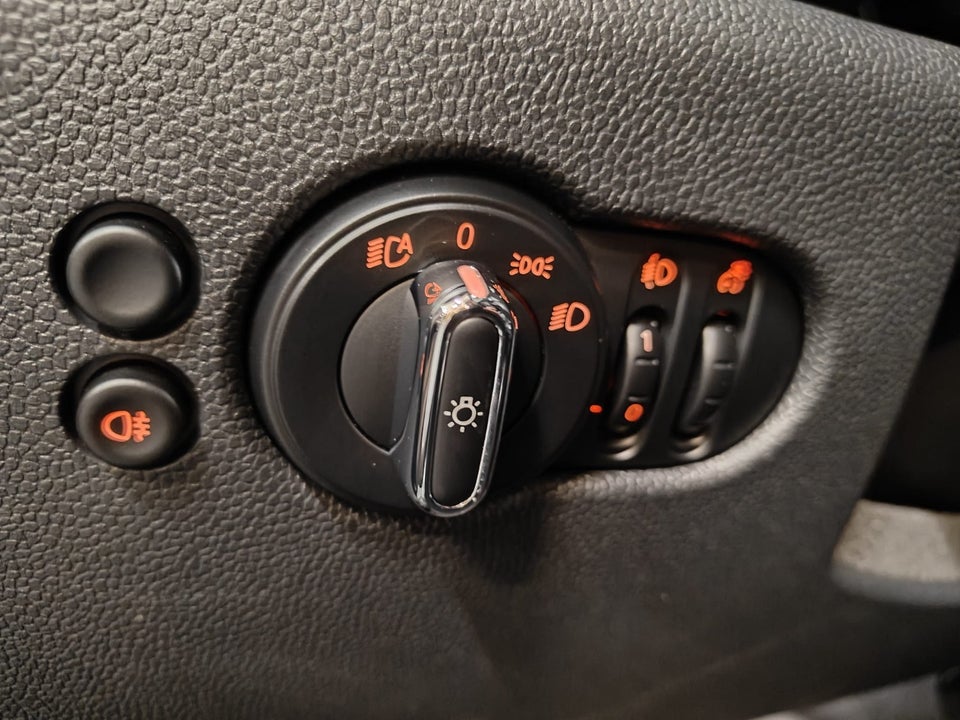 MINI Cooper SE Essential 3d