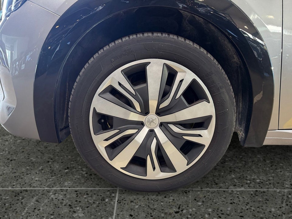 Peugeot e-208 50 Active 5d