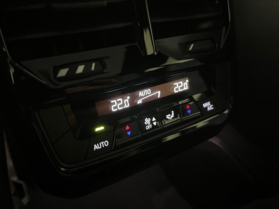 BMW iX xDrive40 Supercharged 5d