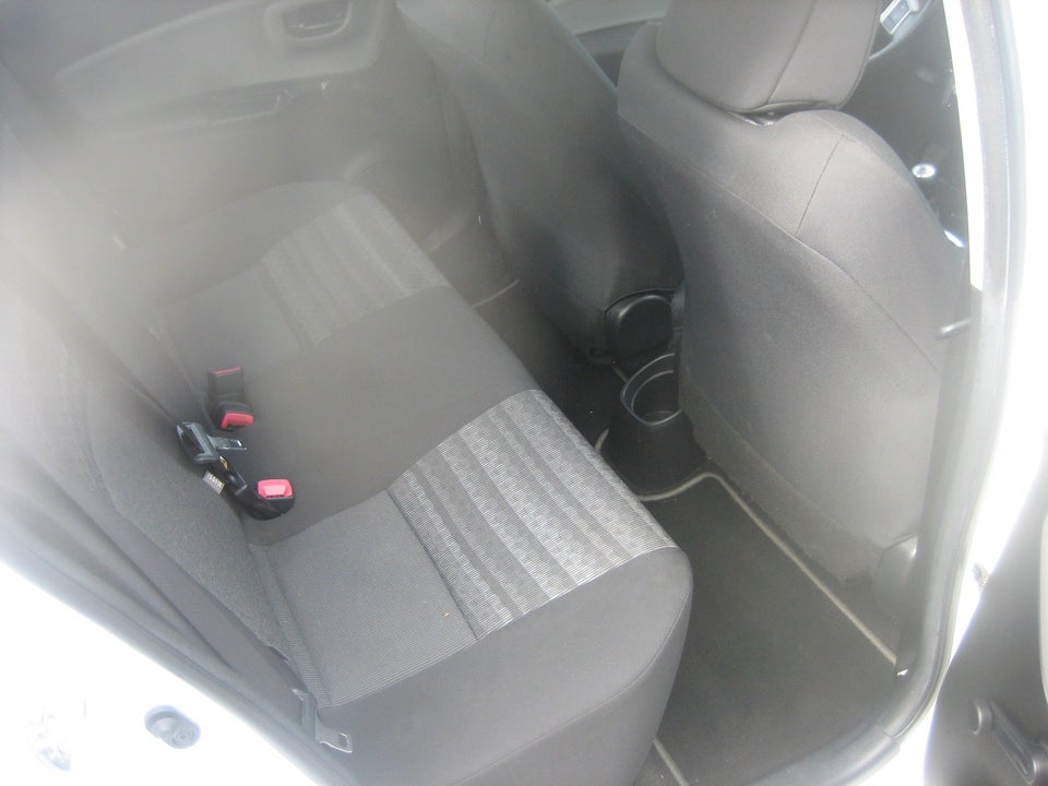 Toyota Yaris 1,0 VVT-i T2 5d