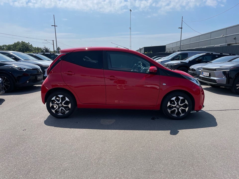 Toyota Aygo 1,0 VVT-i x-press 5d