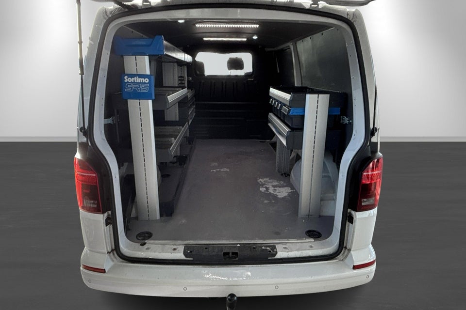 VW Transporter 2,0 TDi 150 Kassevogn DSG lang