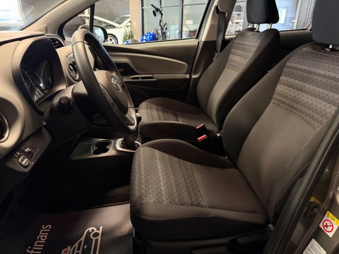 Toyota Yaris 2015 — miniature 8