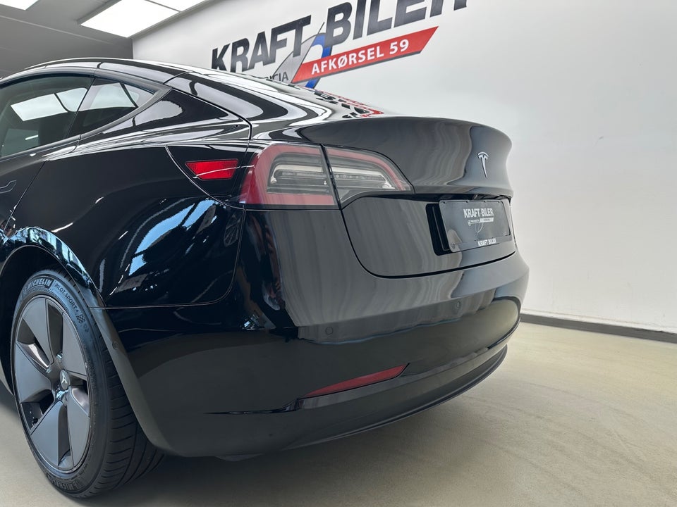 Tesla Model 3 Standard Range+ RWD 4d