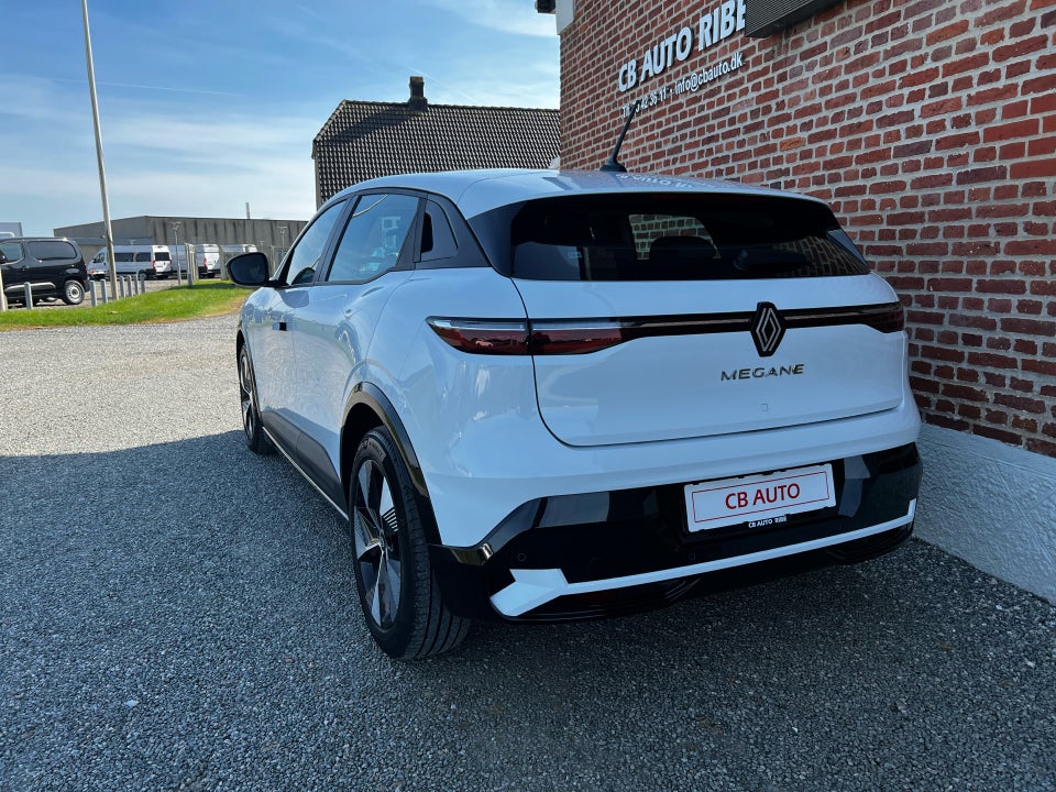 Renault Megane E-Tech 60 Equilibre 5d