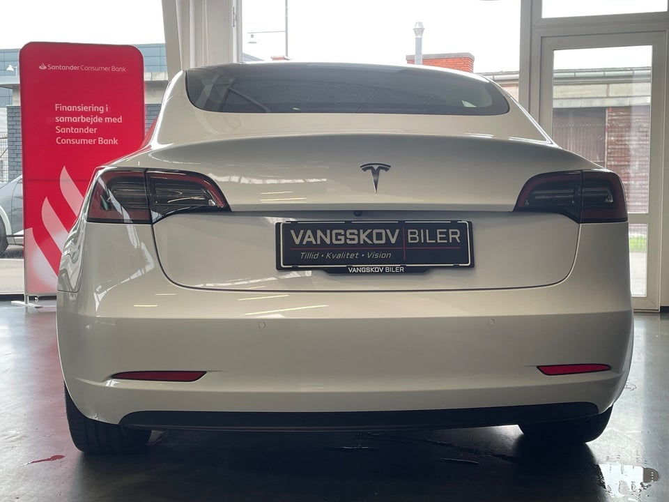 Tesla Model 3 RWD 4d