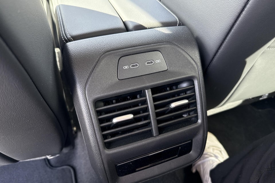 VW Passat 1,5 eHybrid Elegance Variant DSG 5d