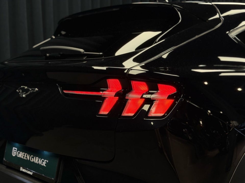 Ford Mustang Mach-E 68 Standard Range 5d
