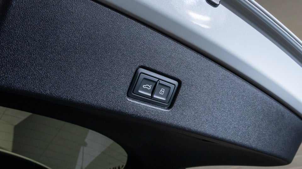 Audi Q4 e-tron 40 S-line 5d