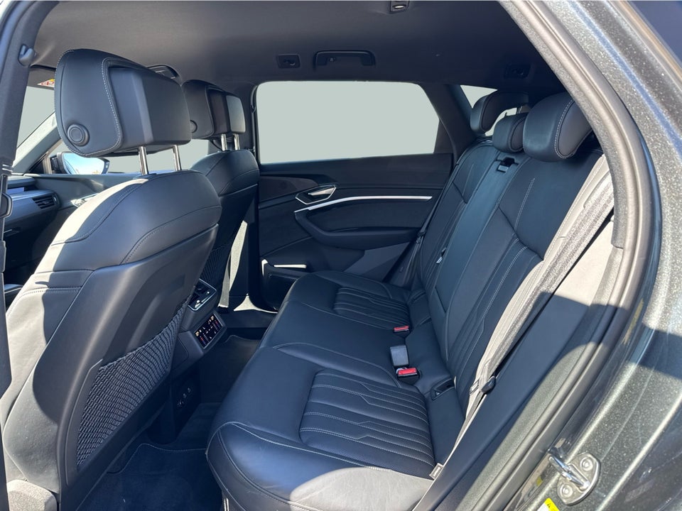 Audi e-tron 55 S-line quattro 5d