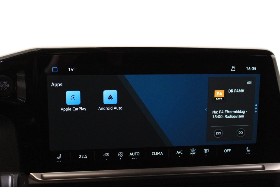 VW e-Caravelle 64 Style SWB