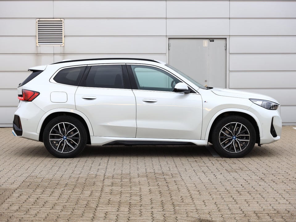 BMW iX1 xDrive30 Fully Charged M-Sport 5d