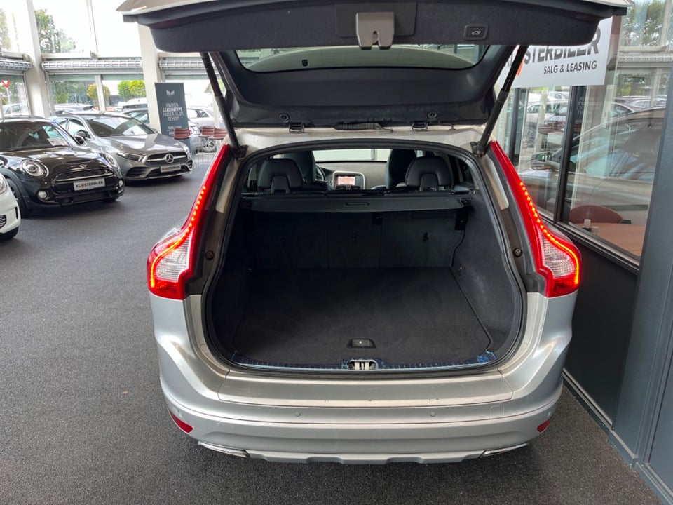 Volvo XC60 2,0 D4 190 Summum aut. 5d