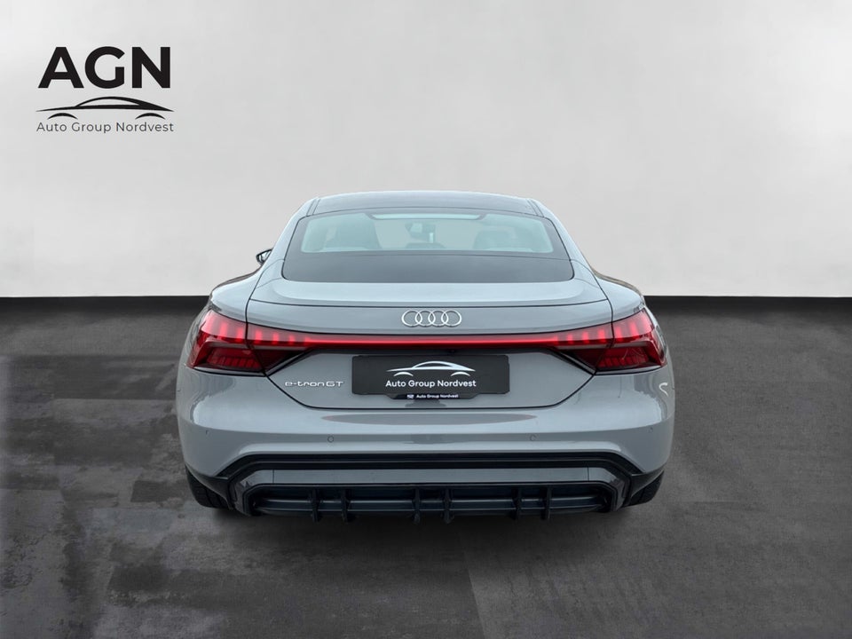 Audi e-tron GT quattro 4d