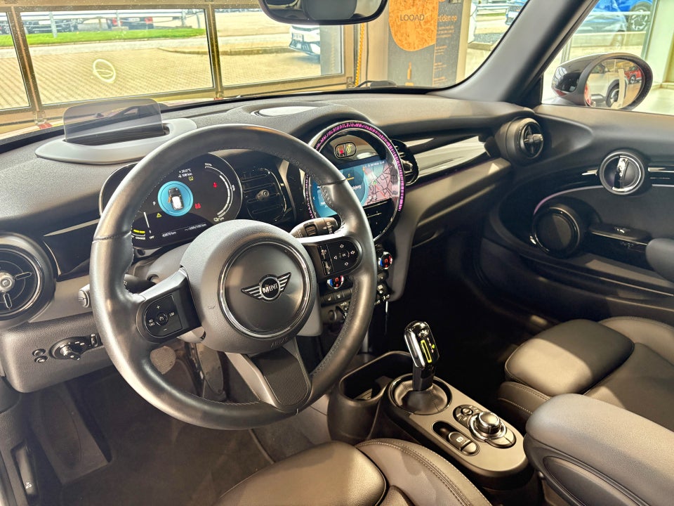 MINI Cooper SE Essential 3d