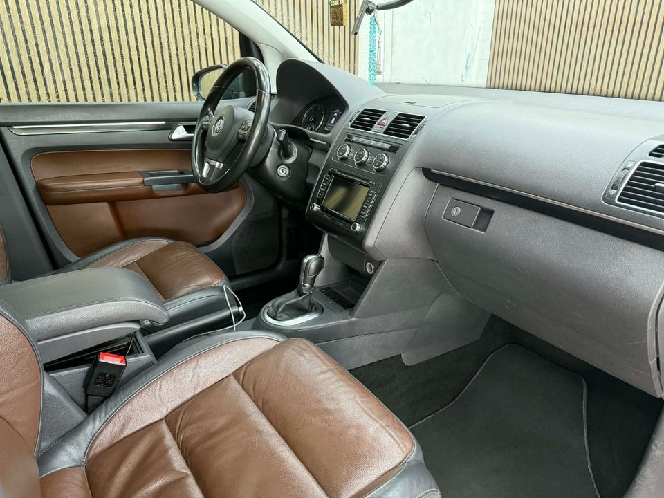 VW Touran 2,0 TDi 177 Highline DSG 7prs 5d