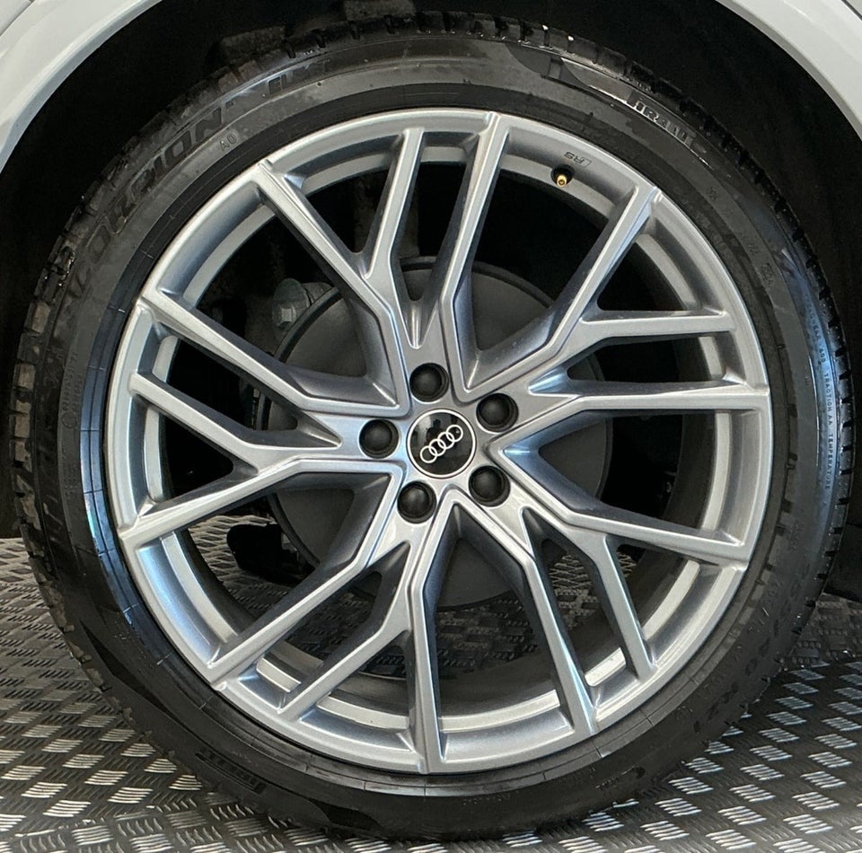 Audi Q4 e-tron 50 S-line quattro 5d