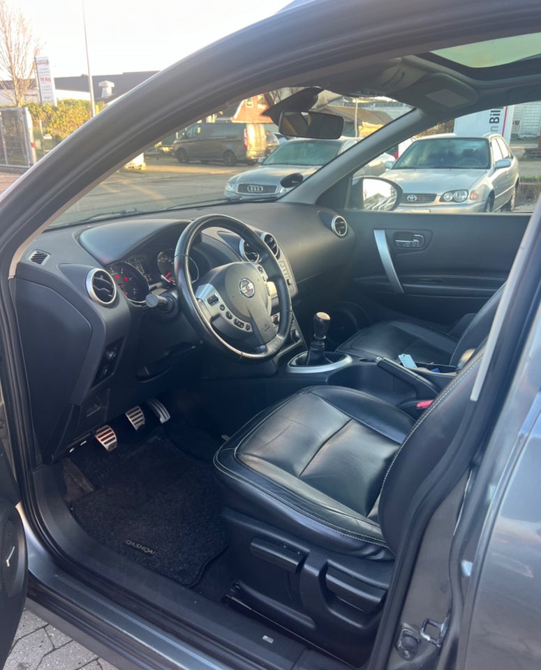 Nissan Qashqai 1,5 dCi 110 Tekna 5d