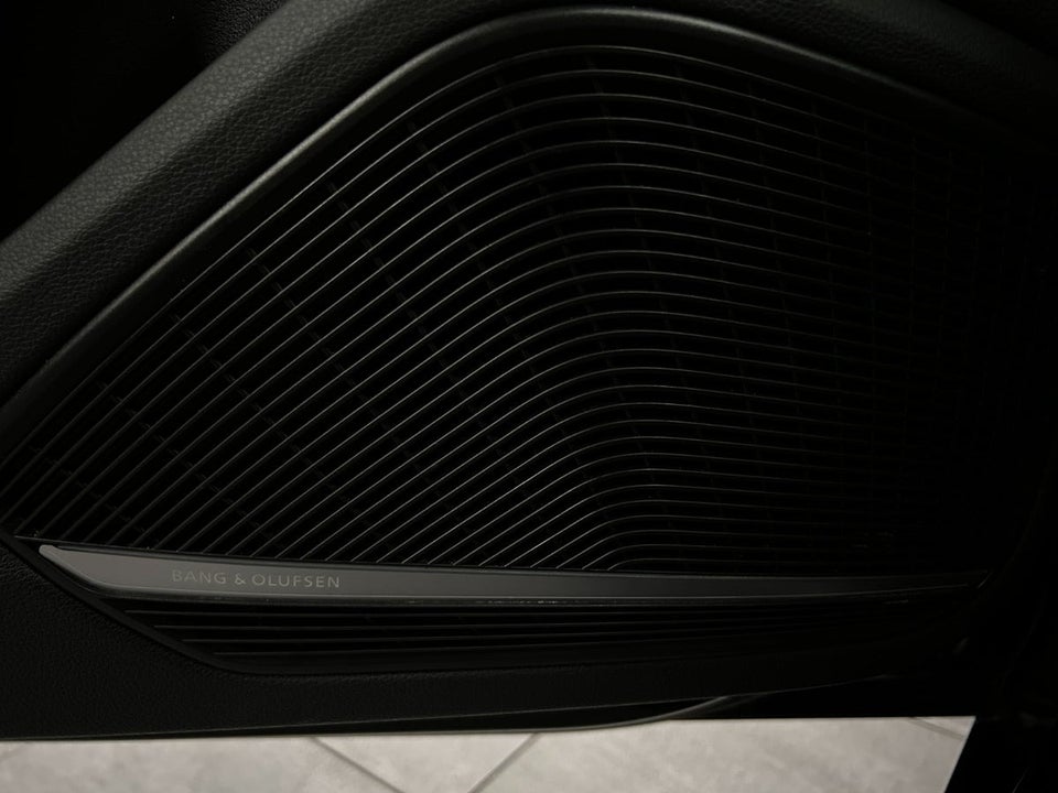 Audi A4 40 TDi Avant S-tr. 5d