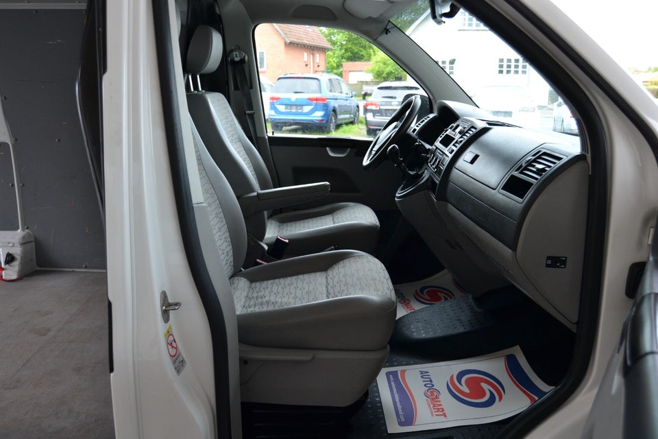 VW Transporter 2,0 TDi 140 Kassevogn lang 4d