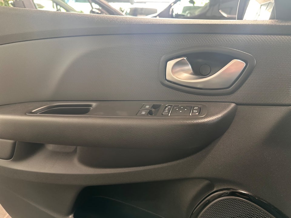 Renault Clio IV 0,9 TCe 90 Zen Sport Tourer Van 5d