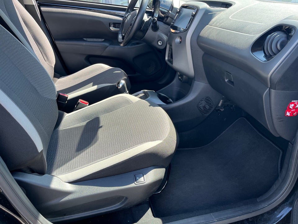 Toyota Aygo 1,0 VVT-i x-press x-shift 5d