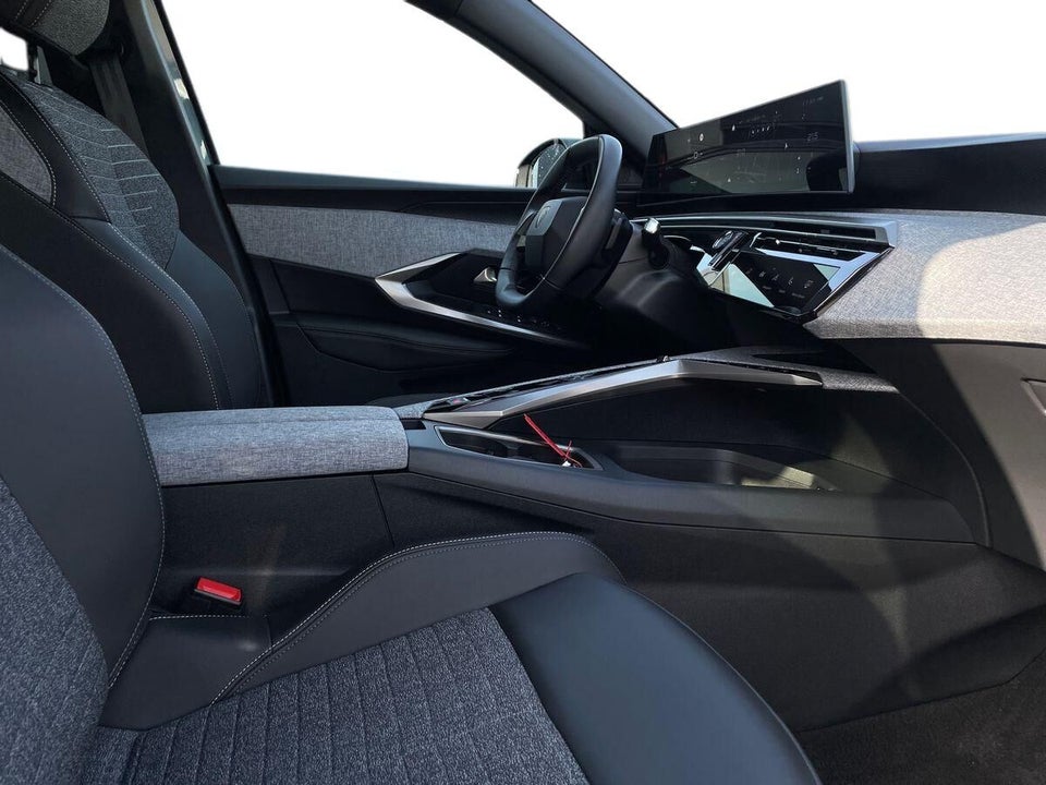 Peugeot e-5008 77 Allure 7prs 5d