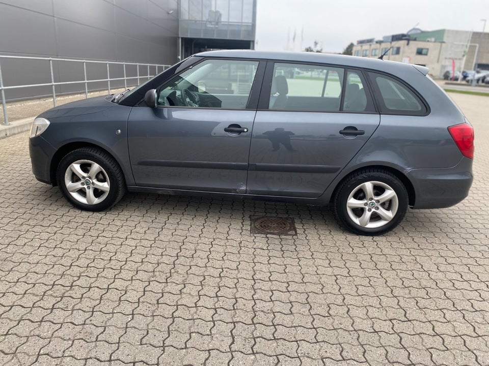 Skoda Fabia 1,4 16V Ambiente 5d