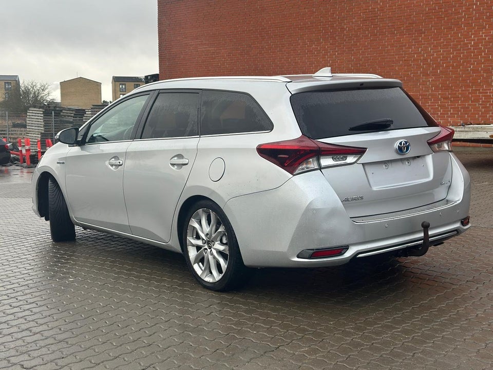 Toyota Auris 1,8 Hybrid H4 Touring Sports CVT 5d