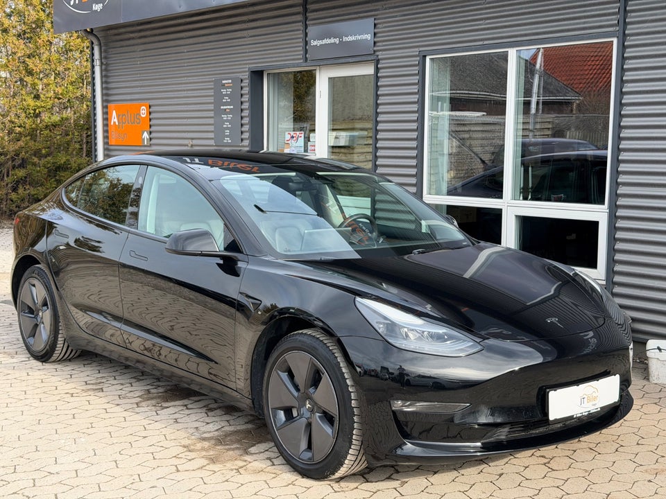 Tesla Model 3 Long Range RWD 4d