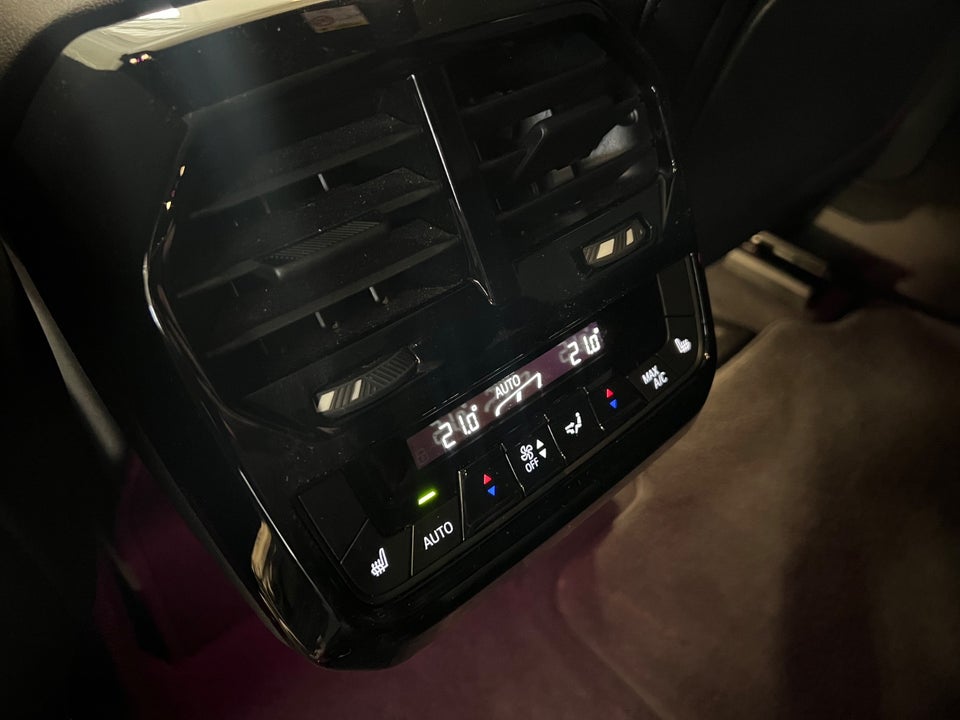 BMW iX xDrive50 Fully Charged 5d