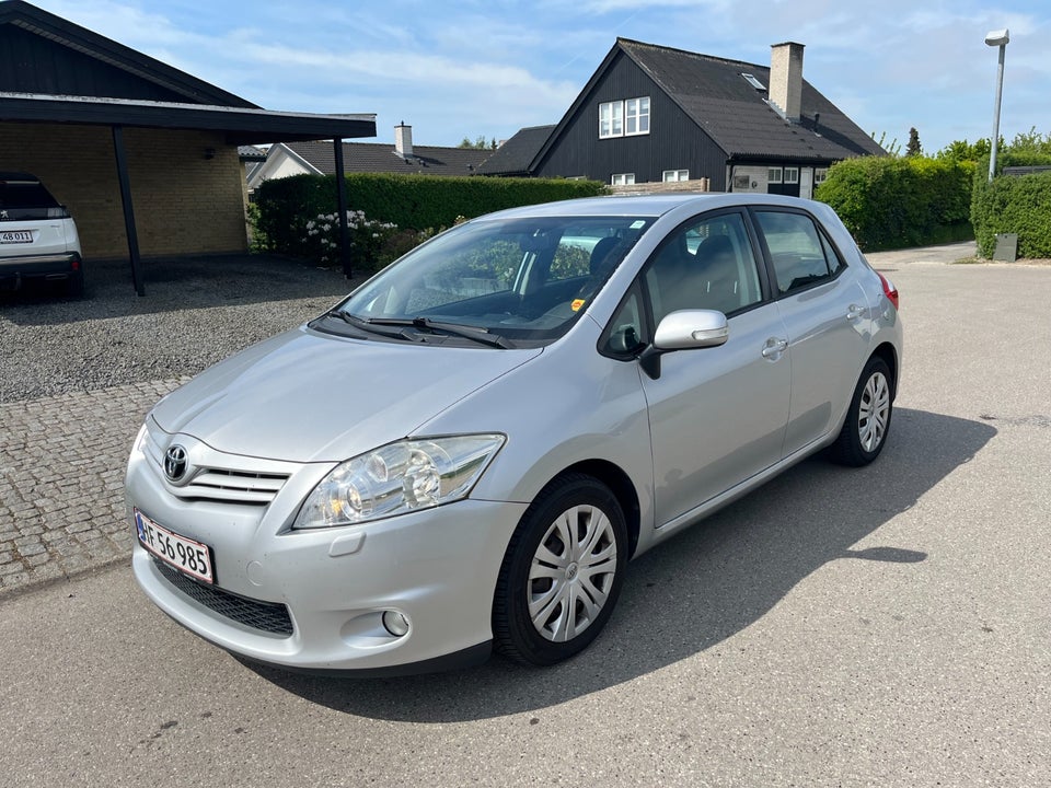 Toyota Auris 1,6 T2 5d