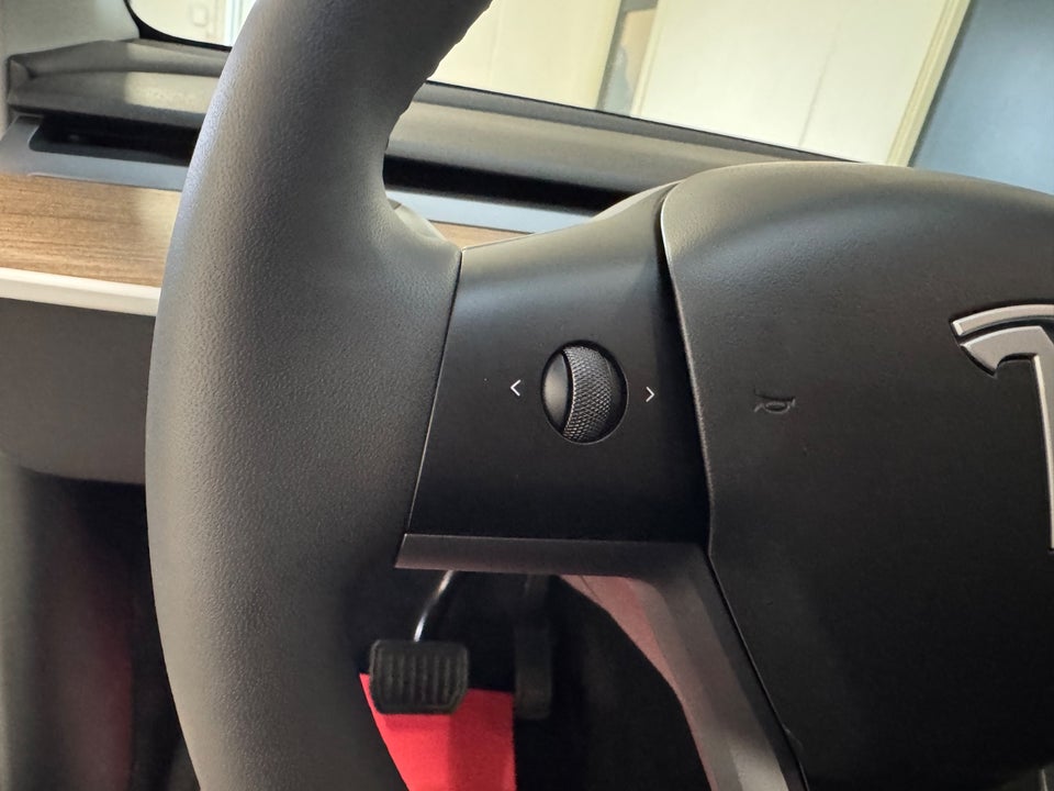 Tesla Model Y Long Range RWD 5d