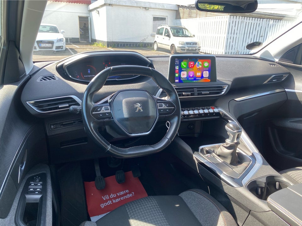 Peugeot 3008 1,2 e-THP 130 Active 5d