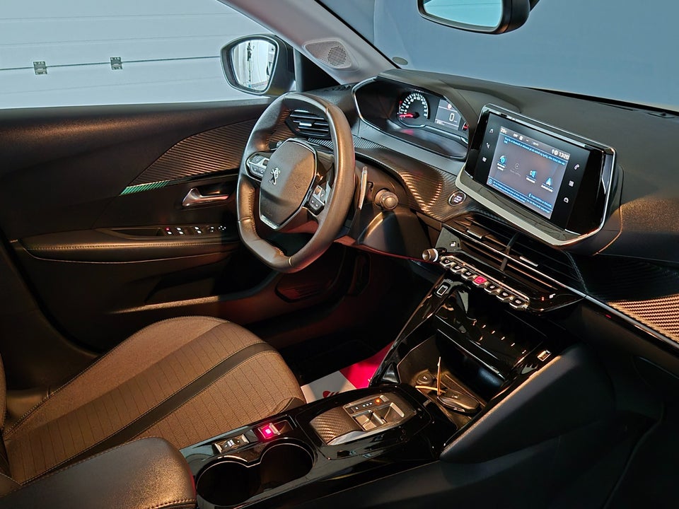 Peugeot 208 1,2 PureTech 100 Allure EAT8 5d