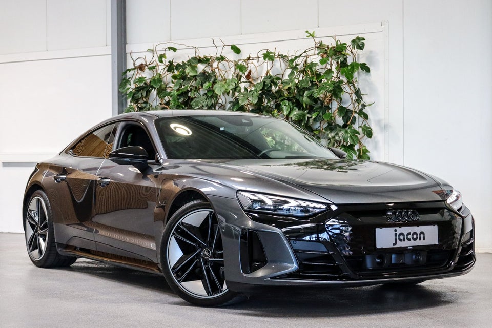 Audi e-tron GT quattro 4d