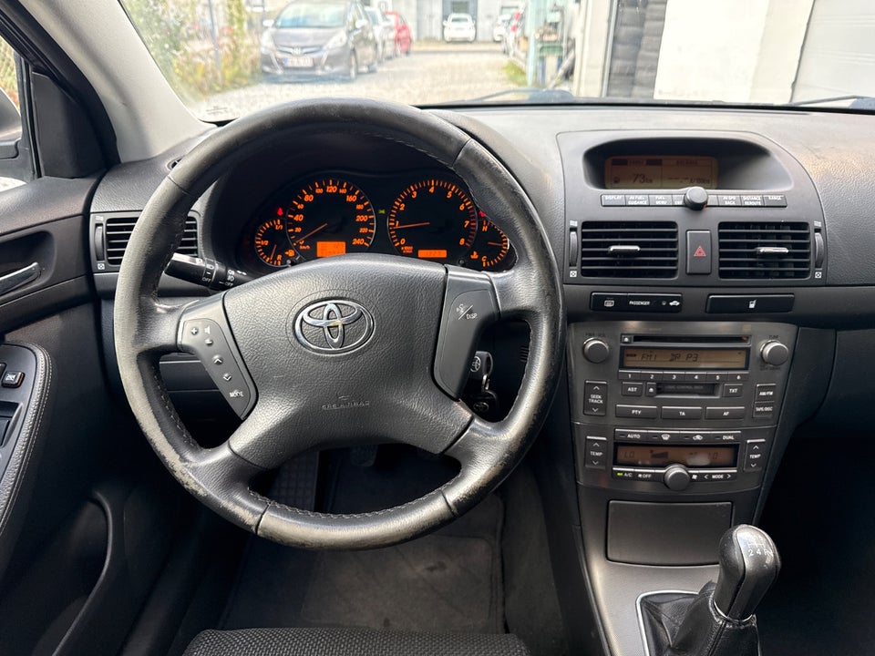 Toyota Avensis 1,8 VVT-i Sol stc. 5d