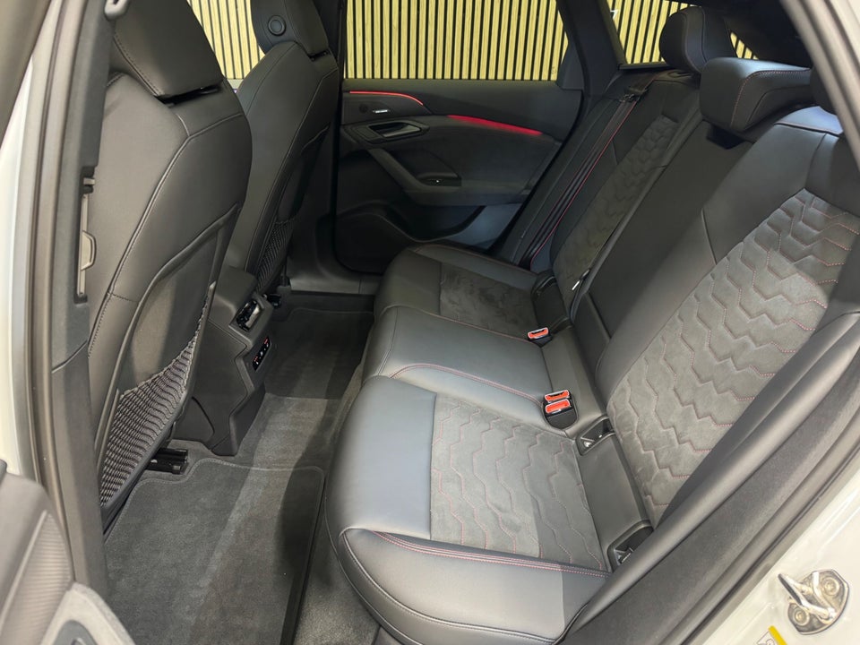 Audi A6 e-tron Ultra Avant quattro 5d