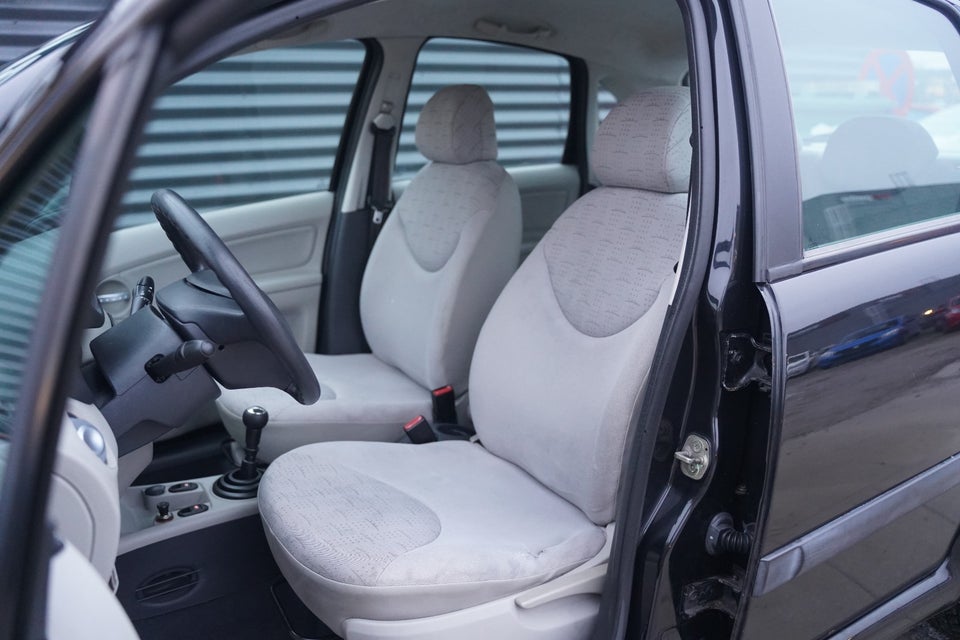 Citroën C3 1,6 16V Elegance 5d